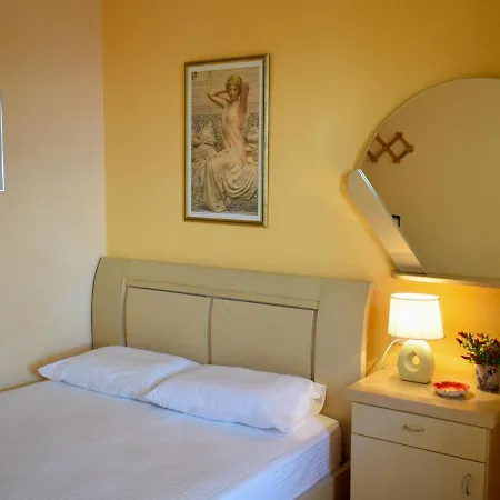And Meri Apartment