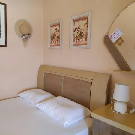 And Meri Apartment