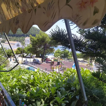 Apartment And Meri *