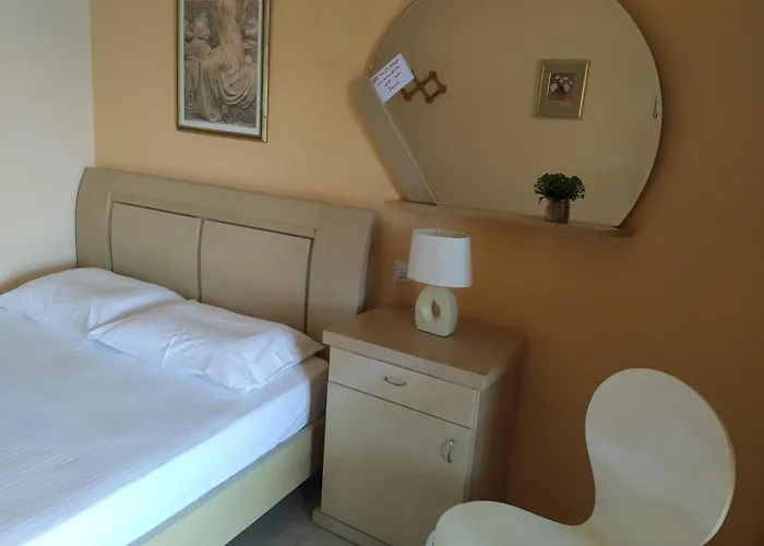 Apartment And Meri *