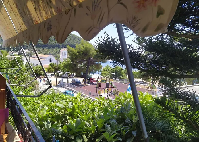 Apartment And Meri *