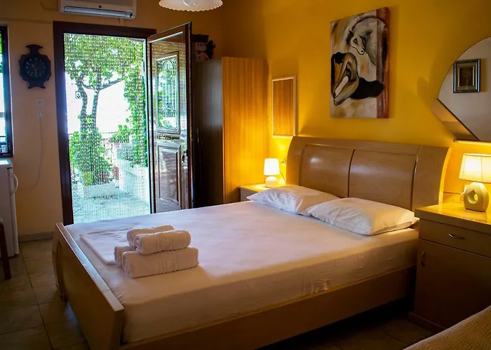 Apartment And Meri *